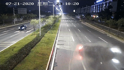 斗门男子开车到大路口紧闭车门，车上2人呼呼大睡！危在旦夕……