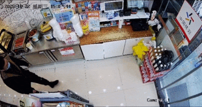 到拘留所待着躲债?警察:安排~还得续期! 到拘留所待着躲债?警察:安排~还得续期!