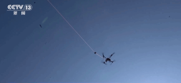 无人机“穿针引线” 国内最大跨度跨海桥梁建设全力推进