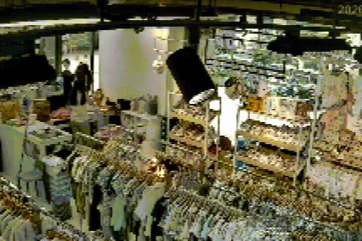 祸从天降！200多件衣服被烧，损失2万多元，监控拍下全过程
