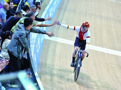 十五运会进入开幕后的第四个比赛日 香港“飞鱼”首夺全运金牌 乒乓名将“过关斩将”晋级