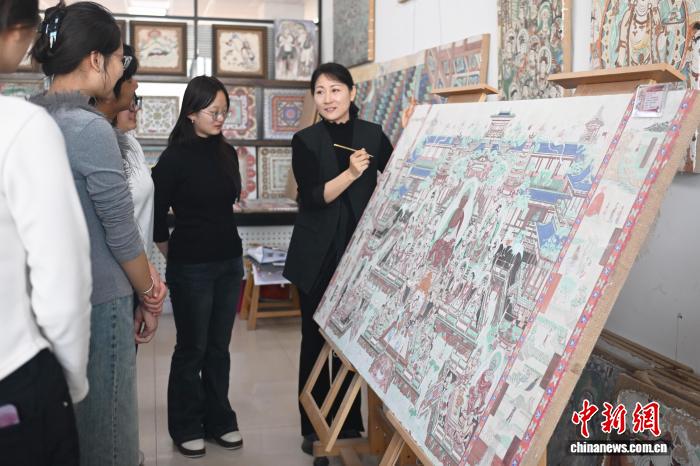 甘肃高校育“文物医生”