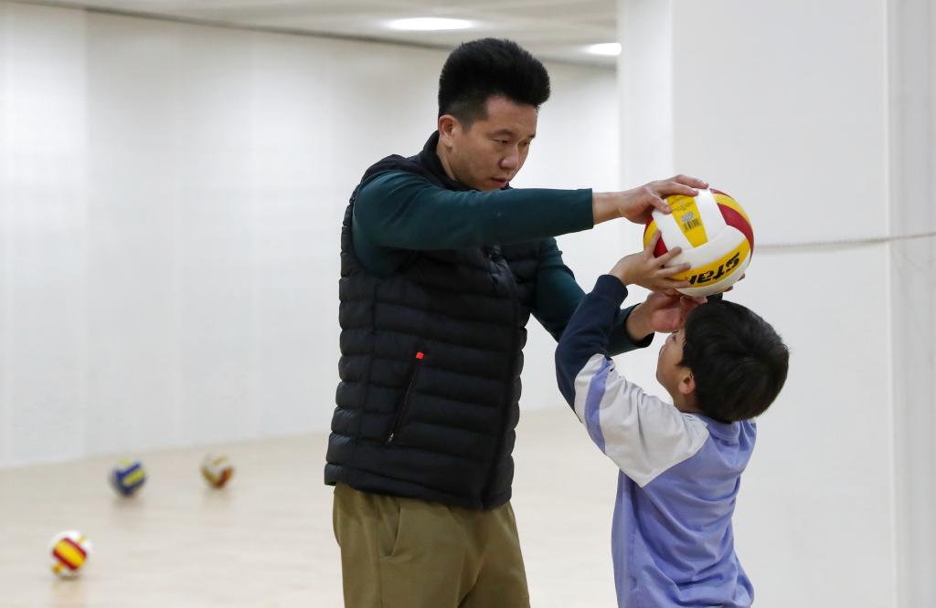 追光丨这支校园男排如何实现“7年8冠”?