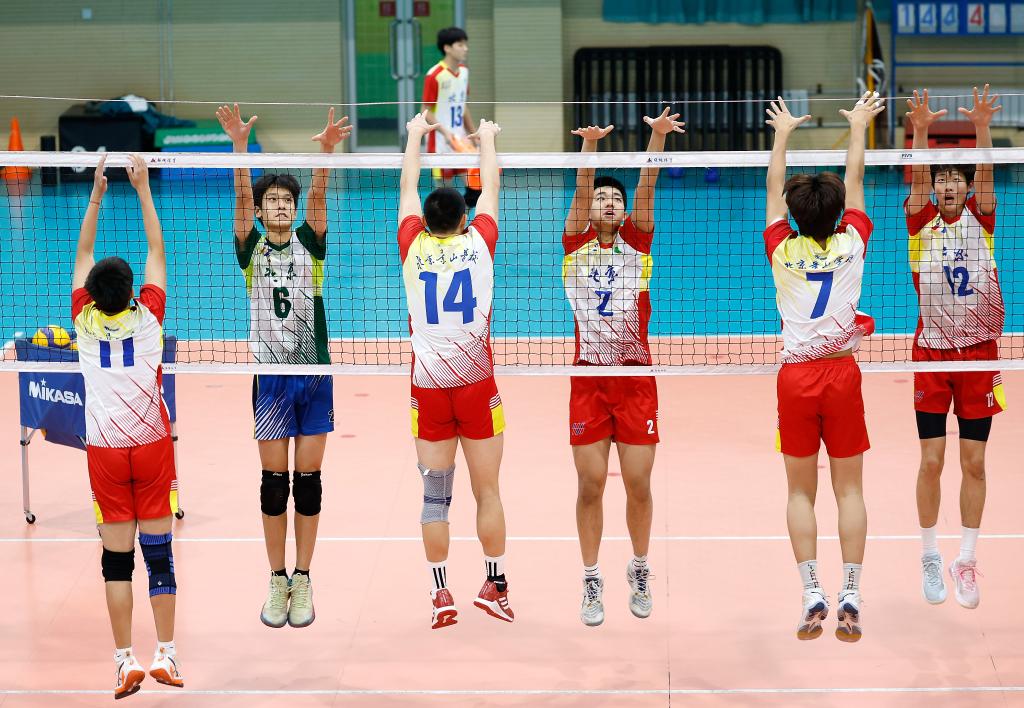 追光丨这支校园男排如何实现“7年8冠”?