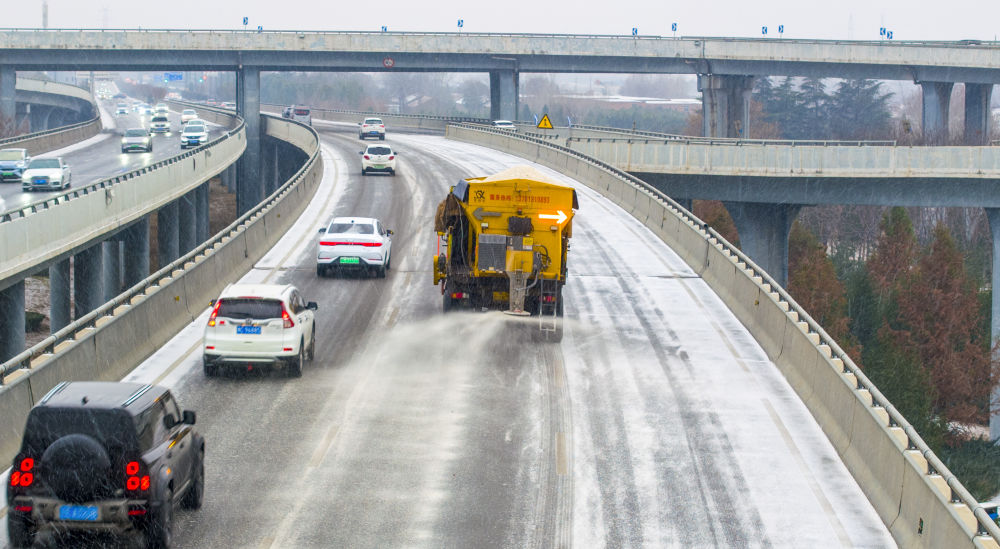 迎战寒潮 多地启动应急响应保民生 迎战寒潮 多地启动应急响应保民生