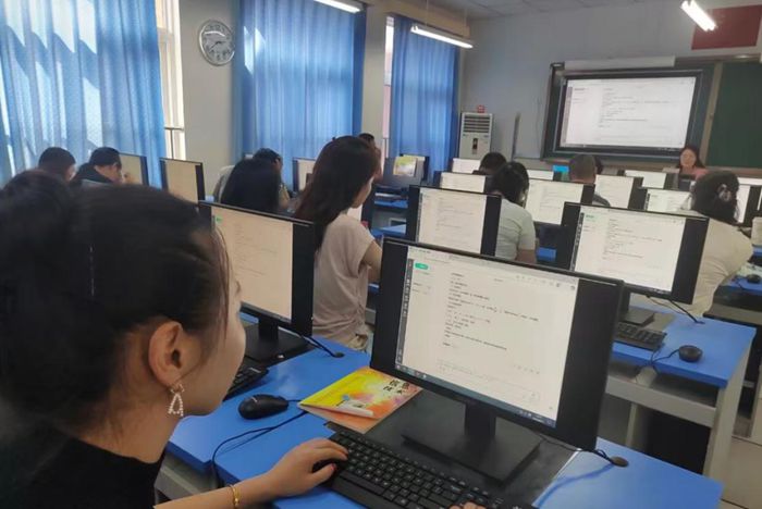 “师承万象”:AI大模型为中小学教师赋能 “师承万象”:AI大模型为中小学教师赋能