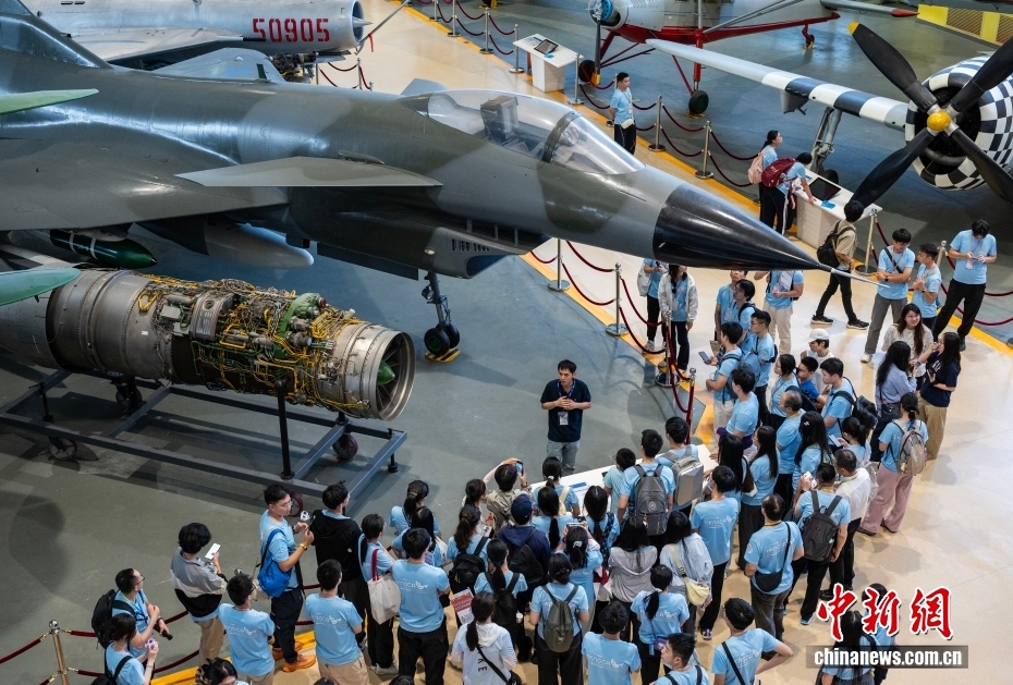 香港大学生代表参访北京航空航天大学 香港大学生代表参访北京航空航天大学