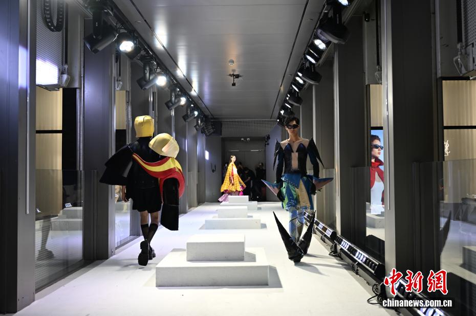 中国美院毕业展演亮相杭州西湖畔 中国美院毕业展演亮相杭州西湖畔