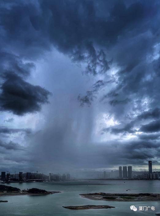 红色预警！厦门暴雨突袭，这些路开始堵堵堵！