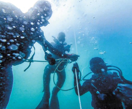 海上猎雷！直击海军某扫雷舰大队反水雷训练