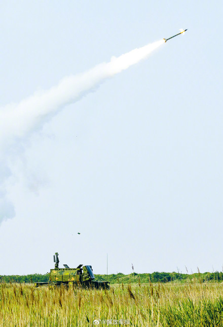 看现场！陆军某旅防空营实弹射击训练