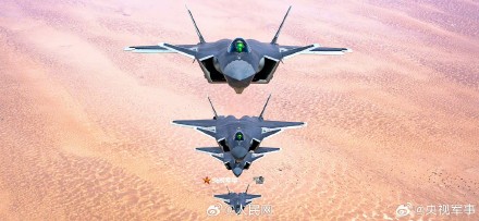 帅！空对空视角看中国战机