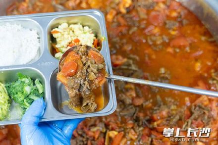 累并快乐着的幸福日常！长沙一小学妈妈厨房火了