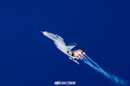 剑指长空！战机翱翔蓝天安全感拉满