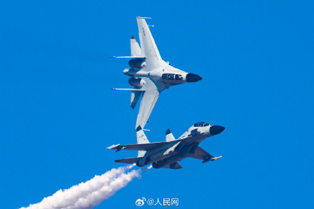 转存!海军航空兵歼11B最新大片 转存!海军航空兵歼11B最新大片