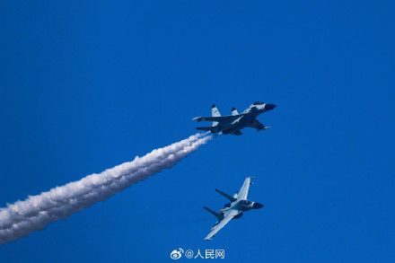 转存!海军航空兵歼11B最新大片 转存!海军航空兵歼11B最新大片