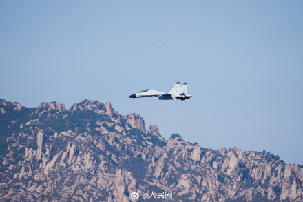 转存!海军航空兵歼11B最新大片 转存!海军航空兵歼11B最新大片