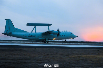 酷！海军航空兵预警指挥训练大片来了