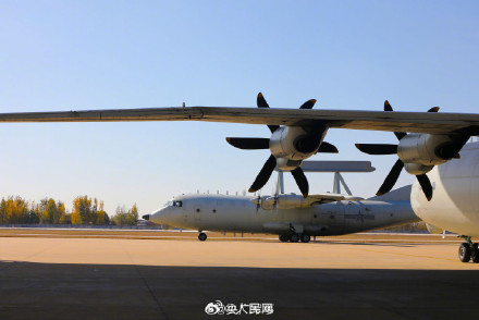 酷！海军航空兵预警指挥训练大片来了