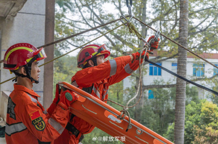 组图！直击武警工兵分队演练现场