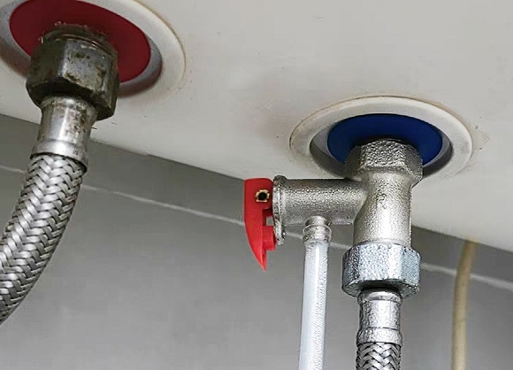 滚烫的水,从头流到脚!今晚洗澡前紧急提醒! 滚烫的水,从头流到脚!今晚洗澡前紧急提醒!