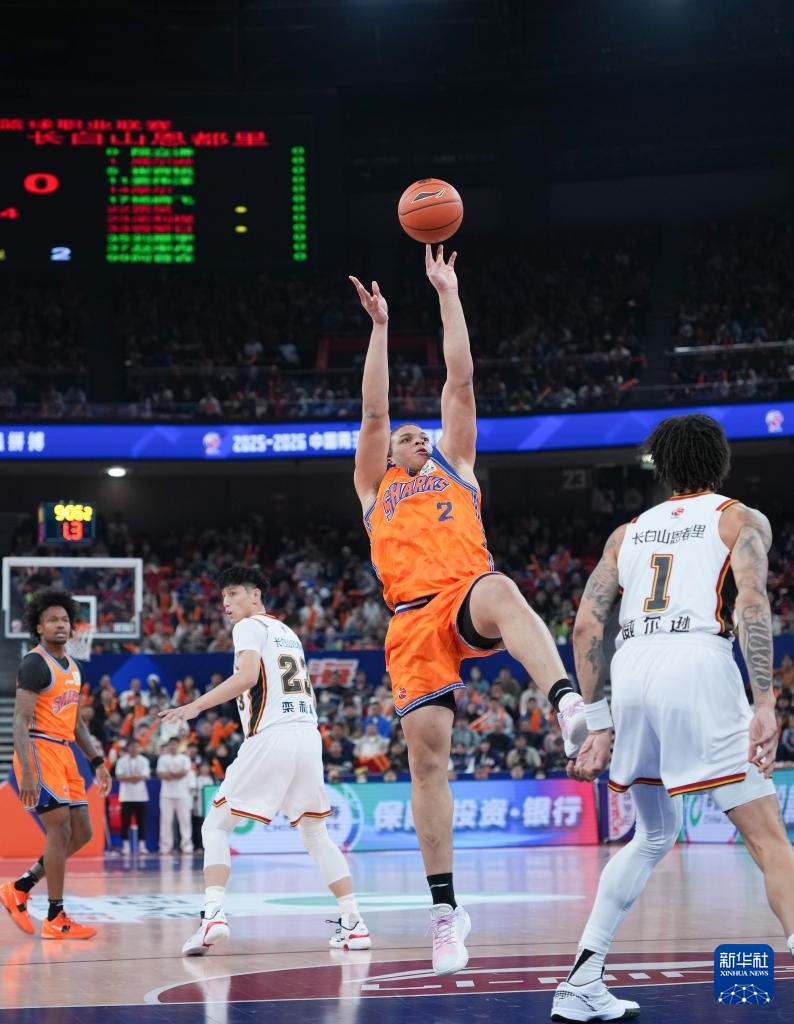 CBA常规赛:上海久事胜吉林长白山恩都里 CBA常规赛:上海久事胜吉林长白山恩都里