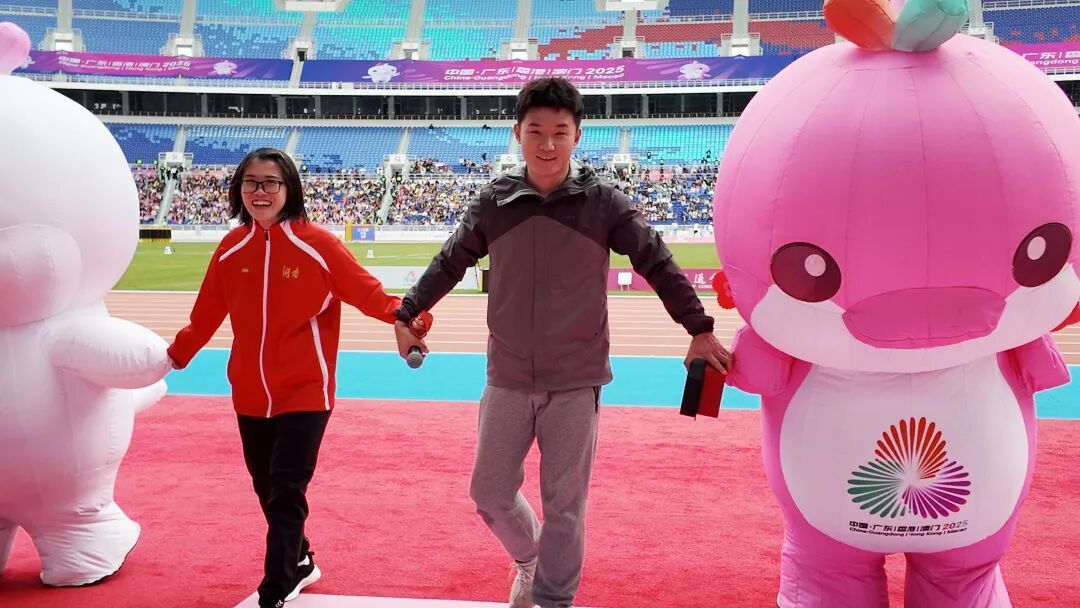 现场求婚成功!网友查了一下,直呼:女方太厉害了! 现场求婚成功!网友查了一下,直呼:女方太厉害了!