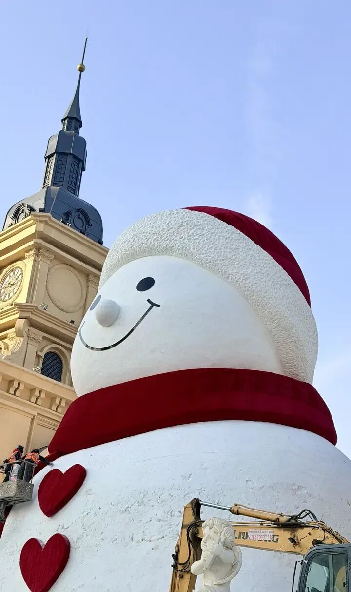 音乐长廊大雪人炫出“尔滨速度”！全国网友“闪现”冰城“双向奔赴”