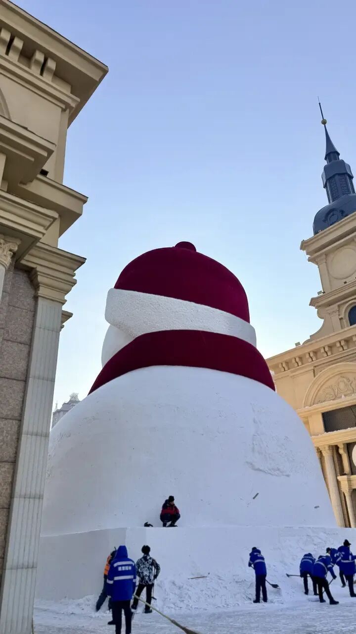 音乐长廊大雪人炫出“尔滨速度”！全国网友“闪现”冰城“双向奔赴”