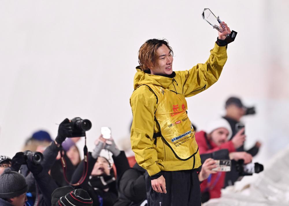 苏翊鸣获得2025-2026赛季单板滑雪大跳台世界杯总冠军 苏翊鸣获得2025-2026赛季单板滑雪大跳台世界杯总冠军