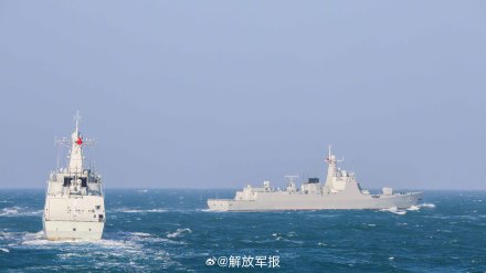 编队出击,火热练兵! 编队出击,火热练兵!