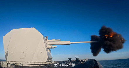 编队出击,火热练兵! 编队出击,火热练兵!