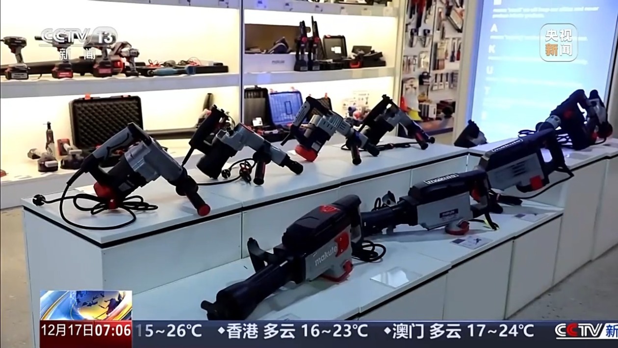 缝制机成爆品 五金开拓非洲市场 “中国制造”走向全球 缝制机成爆品 五金开拓非洲市场 “中国制造”走向全球