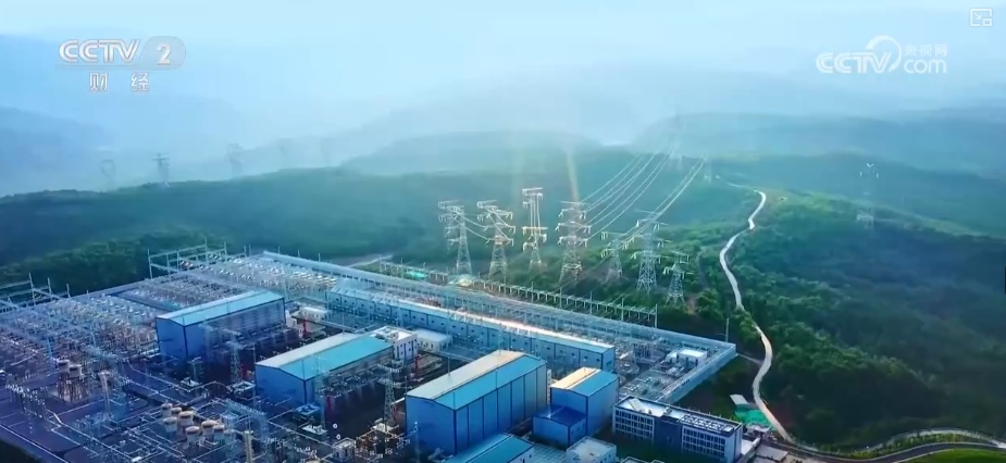 AI应用加速落地赋能千行百业 国产算力技术快速迭代舞台广阔 AI应用加速落地赋能千行百业 国产算力技术快速迭代舞台广阔