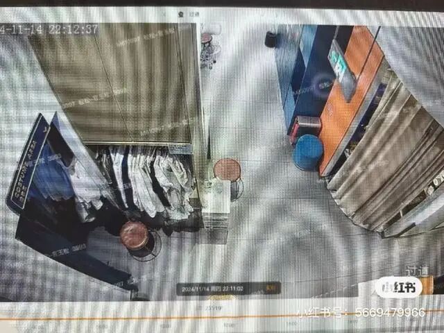 离谱!上海环球港一试衣间无顶,还惊现摄像头?商家:马上整改 离谱!上海环球港一试衣间无顶,还惊现摄像头?商家:马上整改