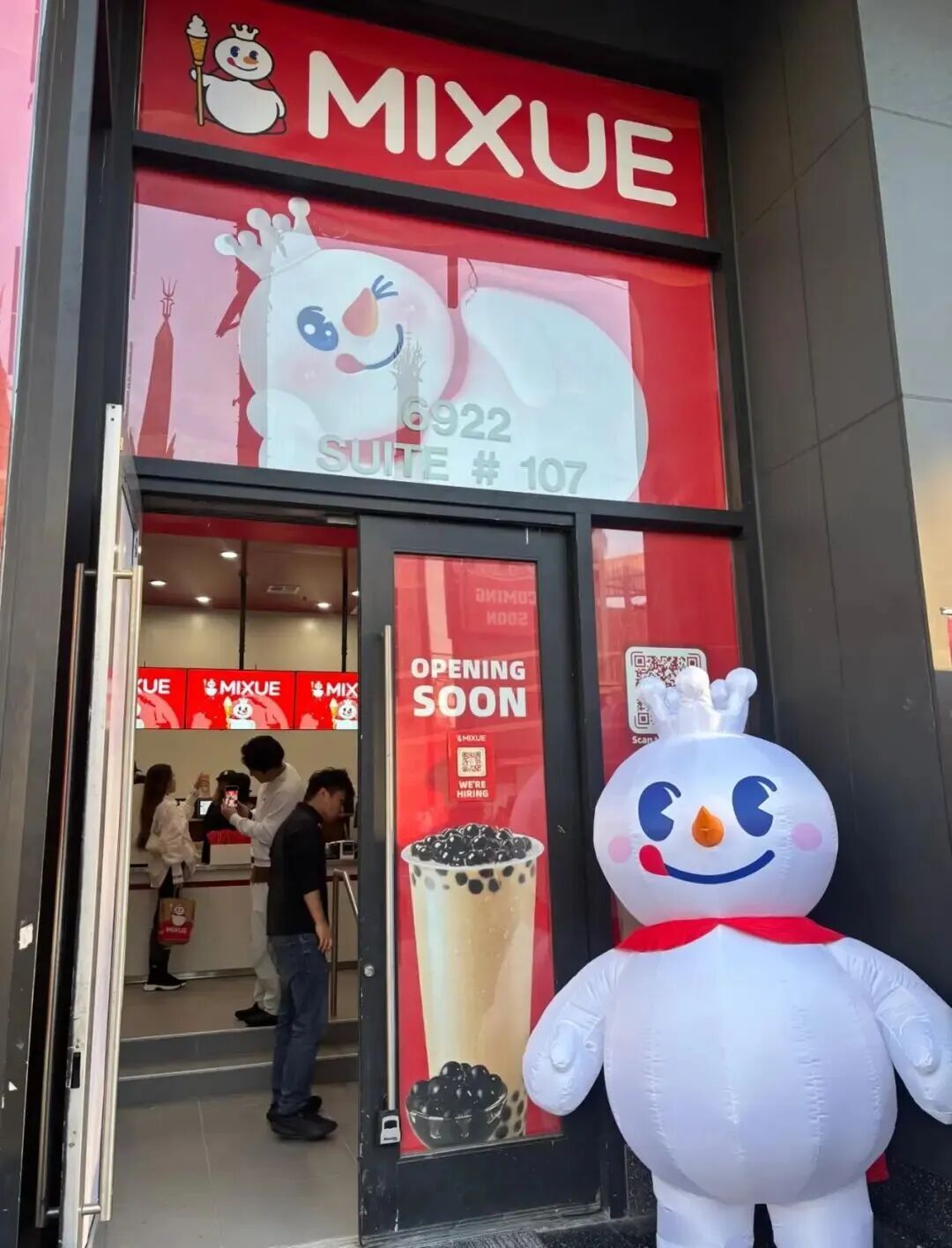 唱主题曲免费领冰淇淋,蜜雪冰城美国首店试运营,最高可选200%糖度 唱主题曲免费领冰淇淋,蜜雪冰城美国首店试运营,最高可选200%糖度