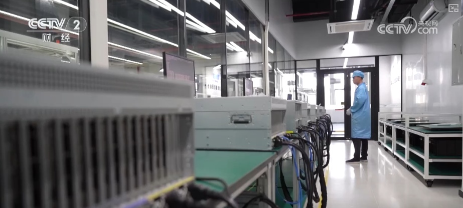 AI应用加速落地赋能千行百业 国产算力技术快速迭代舞台广阔 AI应用加速落地赋能千行百业 国产算力技术快速迭代舞台广阔