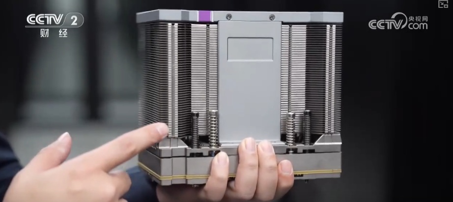 AI应用加速落地赋能千行百业 国产算力技术快速迭代舞台广阔 AI应用加速落地赋能千行百业 国产算力技术快速迭代舞台广阔