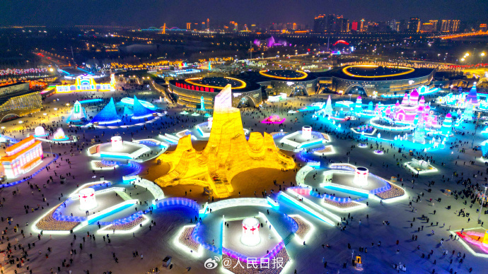 哈尔滨冰雪大世界开园实拍，网友：想去的心情达到巅峰