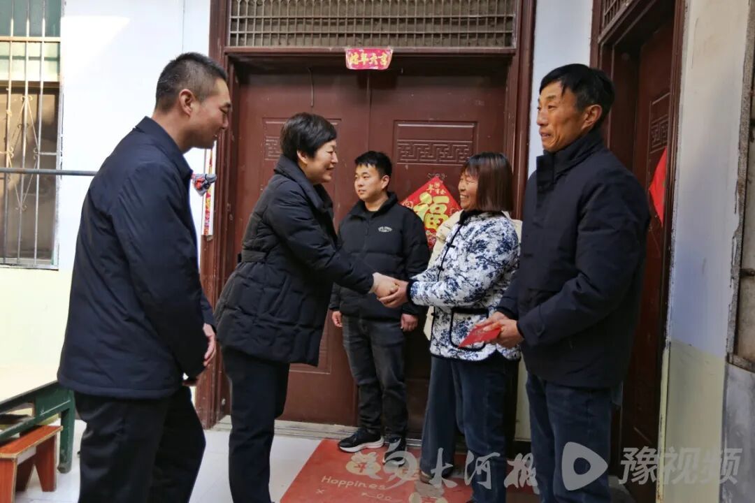 河南籍外卖小哥杭州勇擒嫌犯,老家父母:儿子是健身达人,这事儿干得漂亮! 河南籍外卖小哥杭州勇擒嫌犯,老家父母:儿子是健身达人,这事儿干得漂亮!