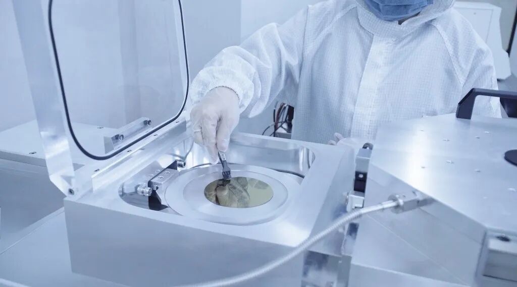 脑机接口新突破!高位截瘫患者可稳定操控智能轮椅与机器狗 脑机接口新突破!高位截瘫患者可稳定操控智能轮椅与机器狗