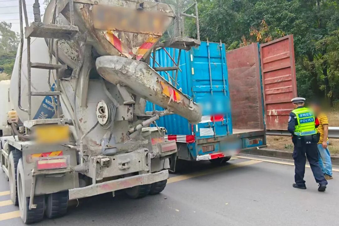 货车 “臃肿” 上路晃?添堵又危险!已查处! 货车 “臃肿” 上路晃?添堵又危险!已查处!