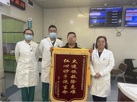 心跳骤停！他们用黄金三小时抢回一条生命