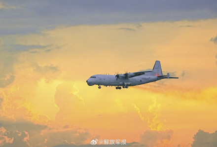 布阵海天猎“黑鲨”！直击海军航空兵某部搜攻潜训练