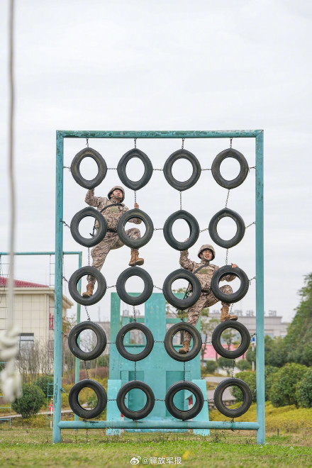 战斗力拉满！直击武警官兵冬季练兵场