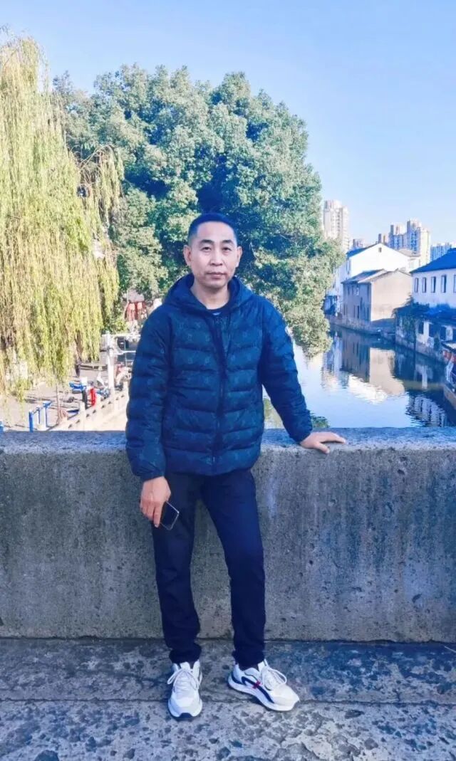 杭州的哥深夜在西湖边接到一名“特殊客人”，直接送去派出所！结局万万想不到