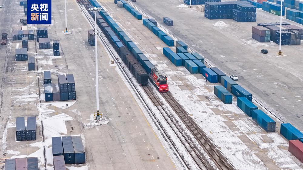 黑龙江开行首趟国产汽车配件中欧班列 黑龙江开行首趟国产汽车配件中欧班列