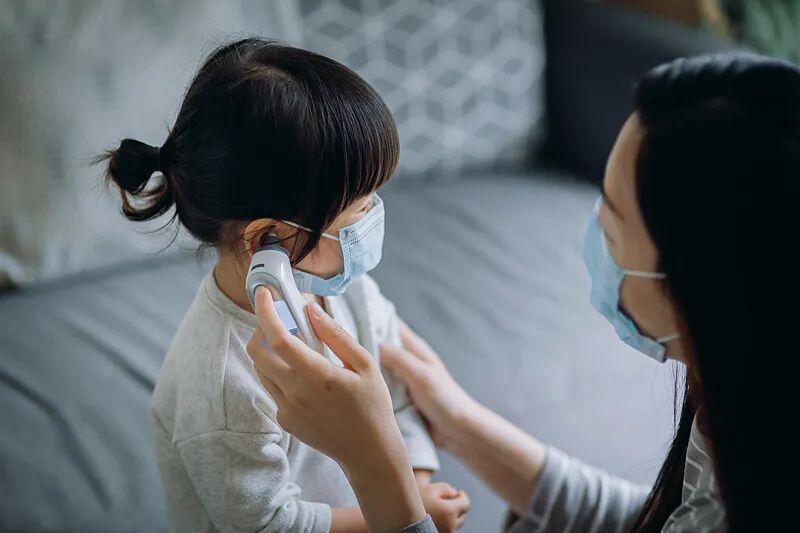 早上发烧,晚上就“白肺”还堵满“痰栓”!这4个重症前兆要留意→ 早上发烧,晚上就“白肺”还堵满“痰栓”!这4个重症前兆要留意→