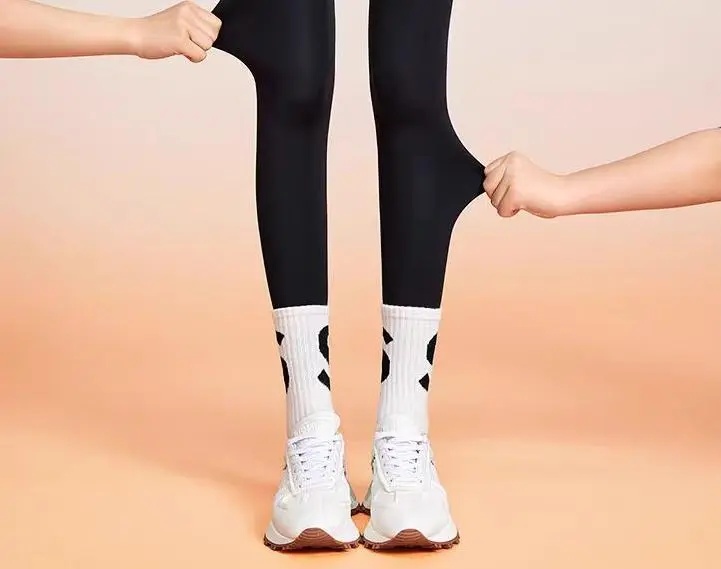 女孩因长时间穿“光腿神器”进急诊!医生提醒→ 女孩因长时间穿“光腿神器”进急诊!医生提醒→