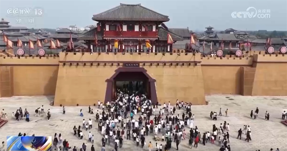 “影视IP+文旅破圈”澎湃消费新动能 “跟着电影游中国”展现新路径、新成果 “影视IP+文旅破圈”澎湃消费新动能 “跟着电影游中国”展现新路径、新成果